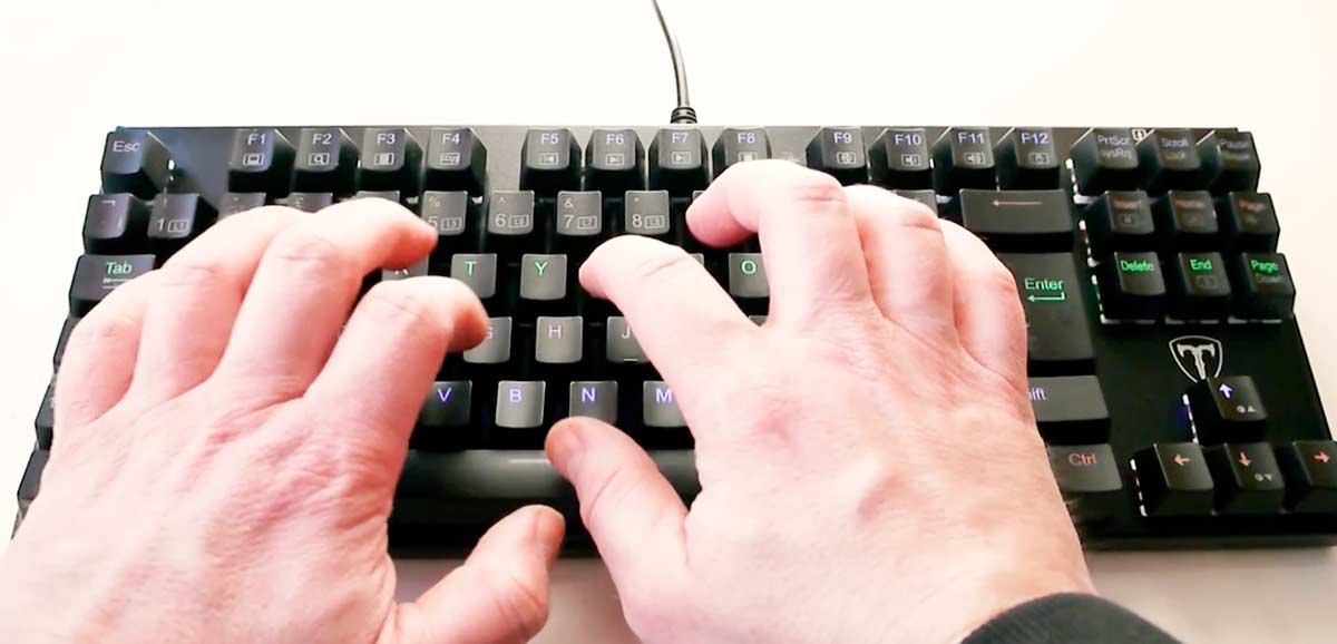 Cheap LED RGB Backlit gaming keyboard review