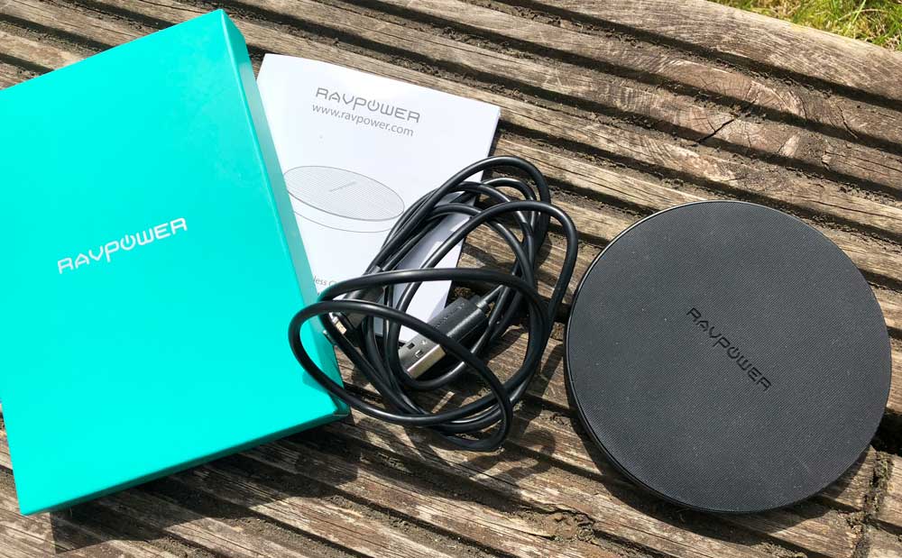 RAVPower Wireless Charging Pad (RP-PC083) - whats in the box
