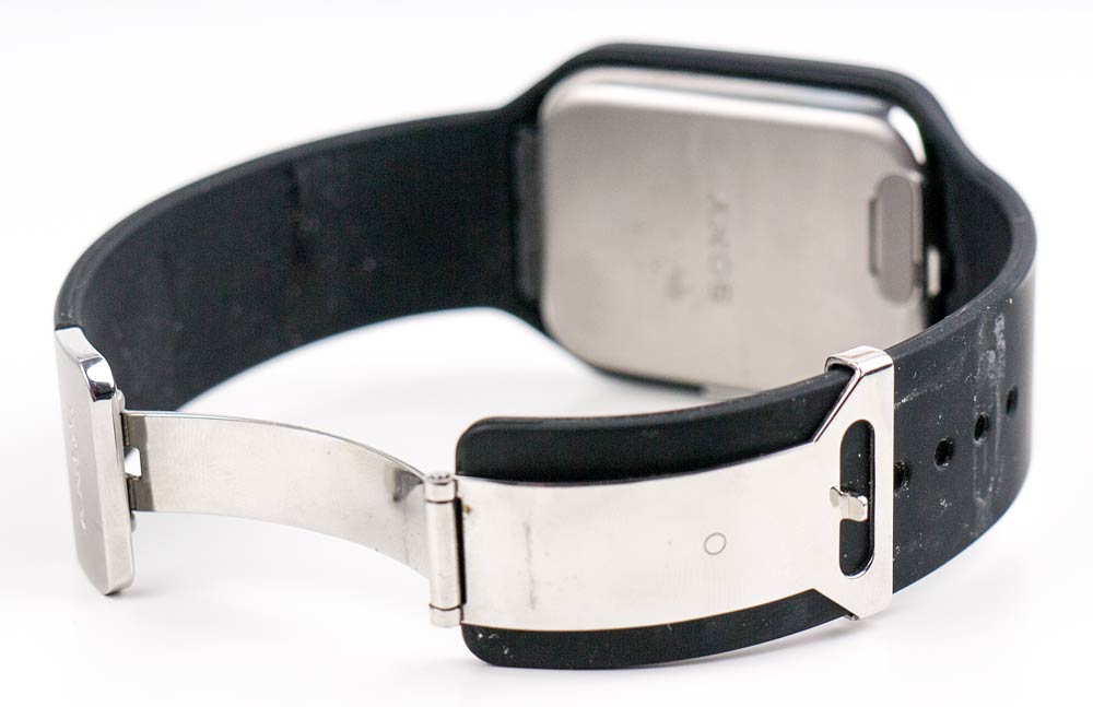 Sony Smartwatch 3 Review - Clasp