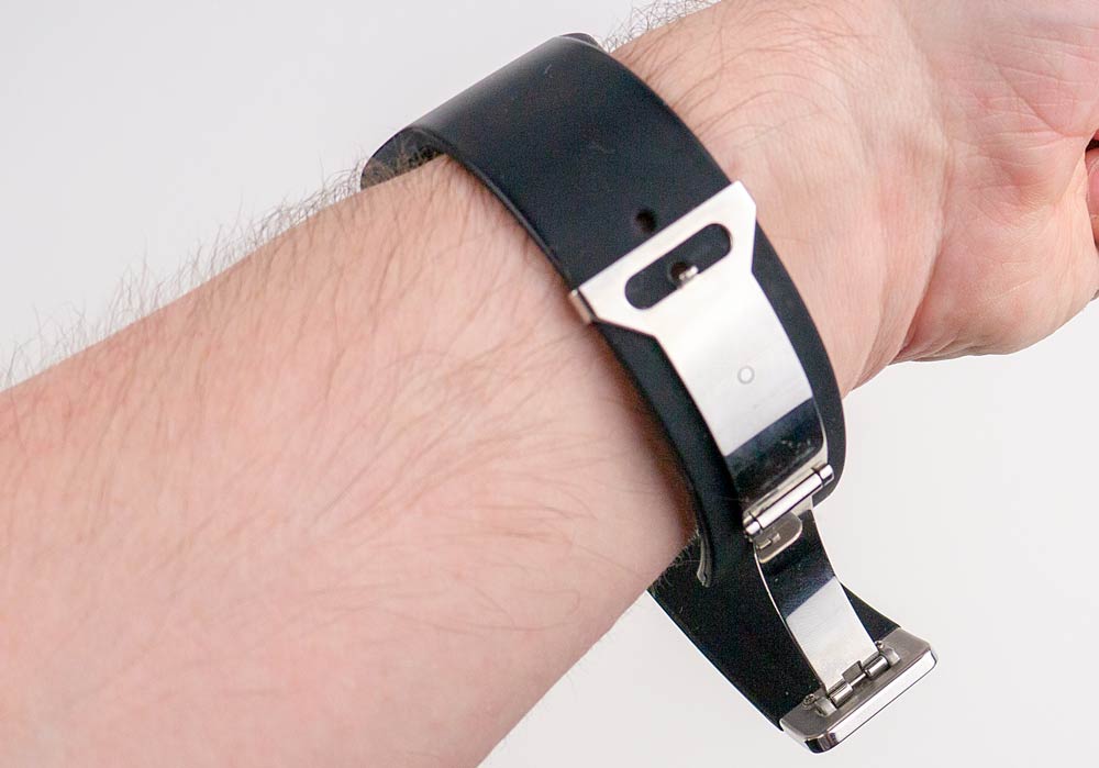 Sony Smartwatch 3 Review Clasp on arm