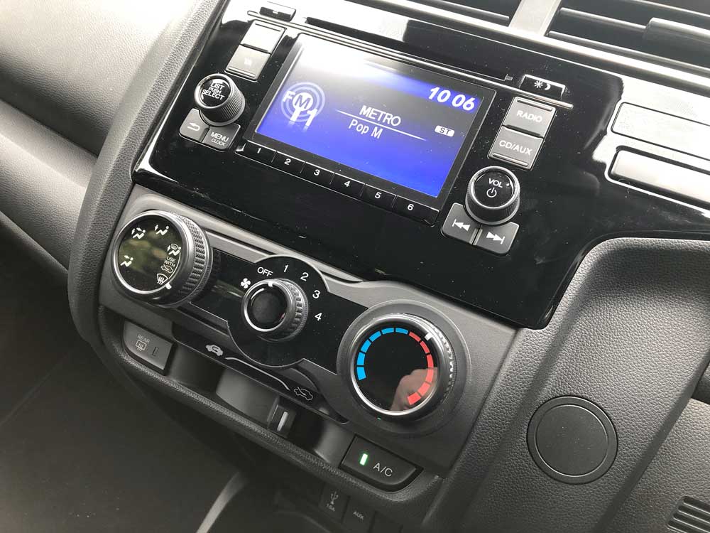 2019 Honda Jazz Review - Infotainment & Ventilation