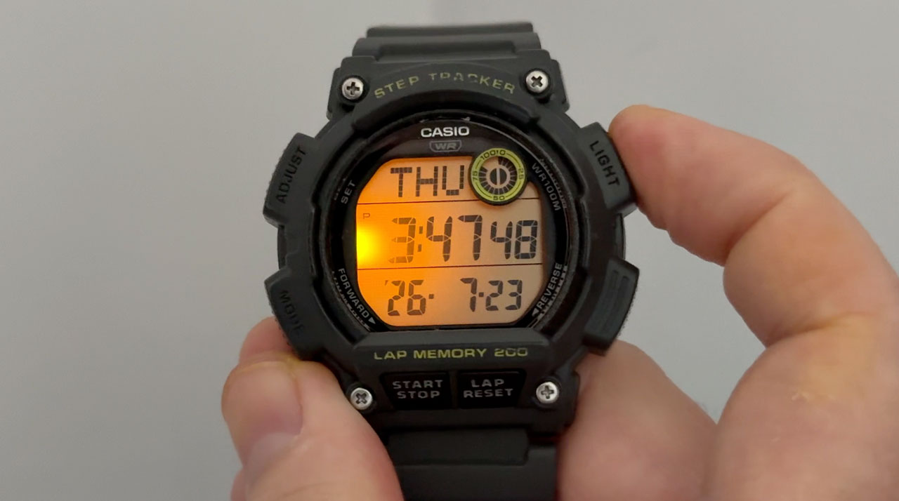 Casio WS-2100H Backlight feature